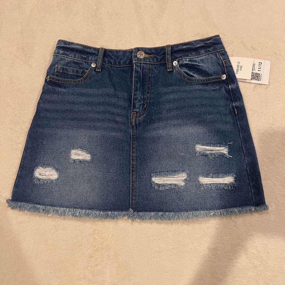 BRAND NEW distressed girls 11/12 forever 21 kids Jean skirt.